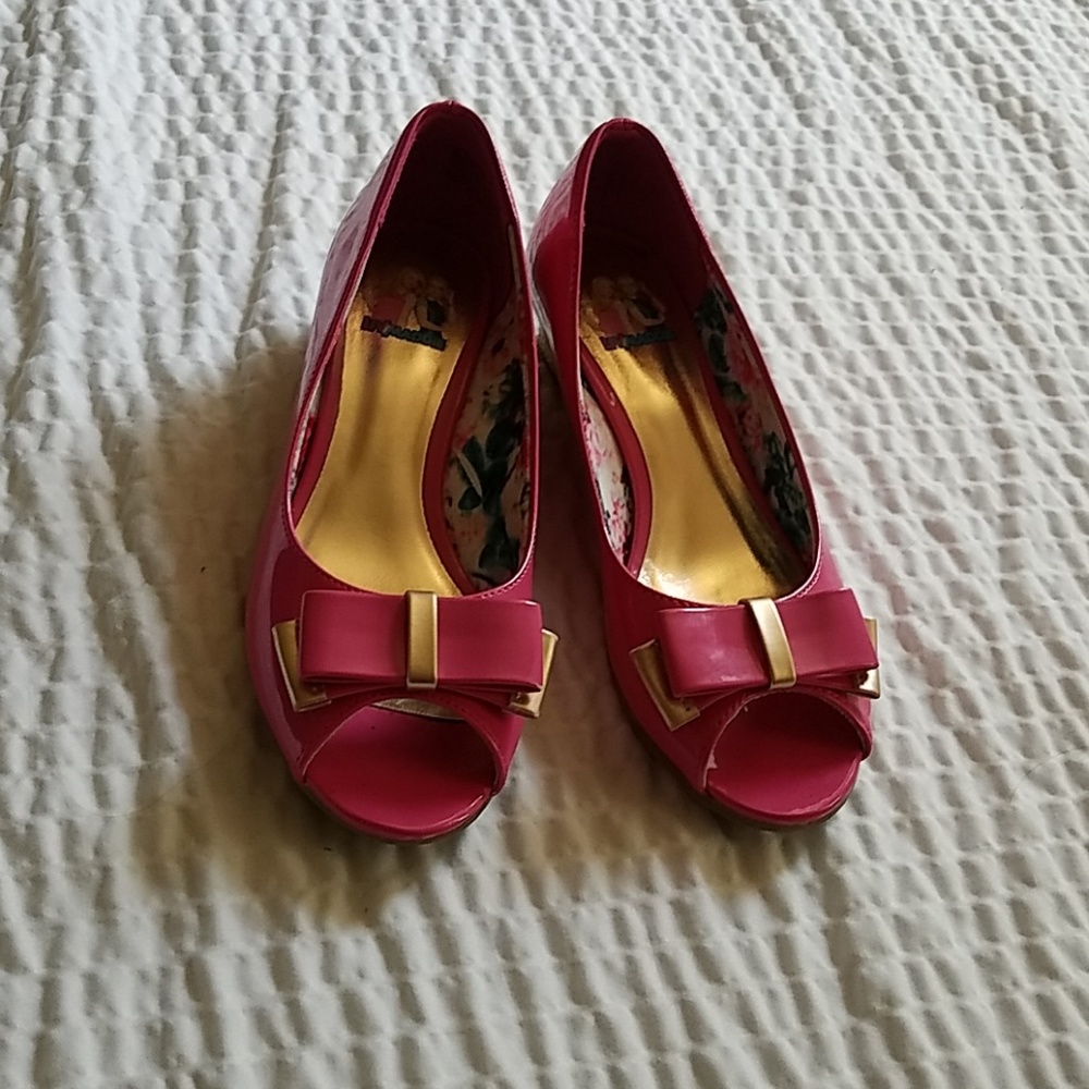 Girls shoes